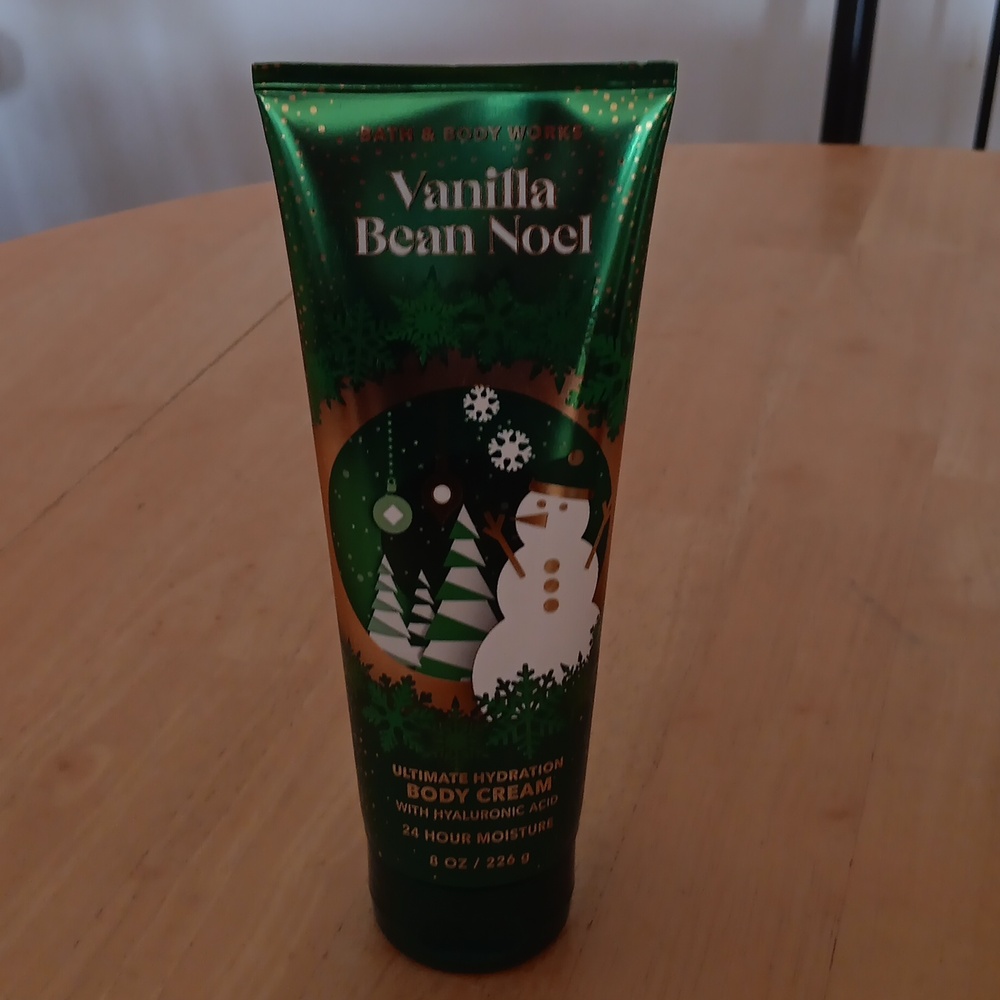 Bath & Body Works Choice Of One Body Cream - NWT - Picture 2 of 10